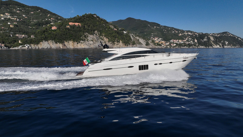 V72 2011 PRINCESS YACHTS