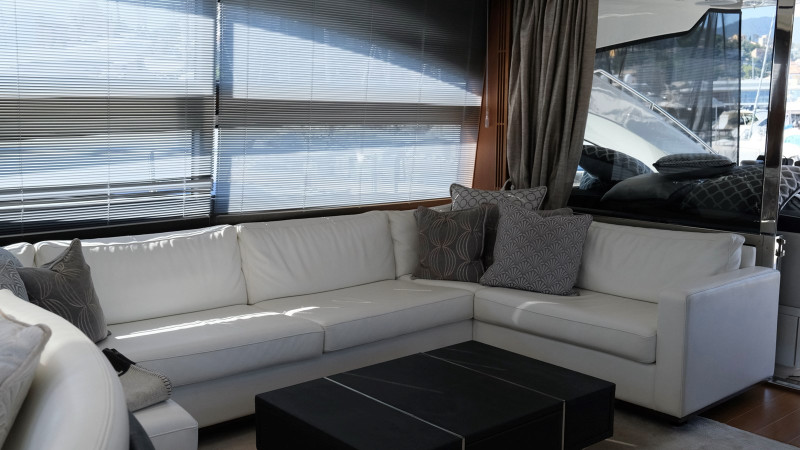 V72 2011 PRINCESS YACHTS