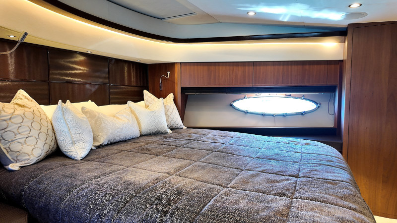 V72 2011 PRINCESS YACHTS