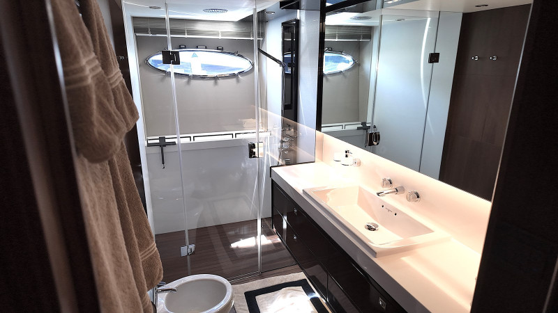 V72 2011 PRINCESS YACHTS