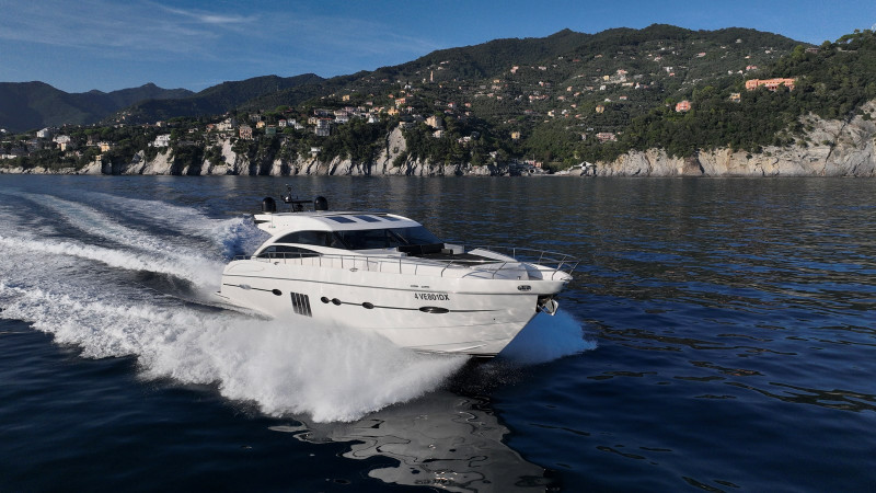 V72 2011 PRINCESS YACHTS