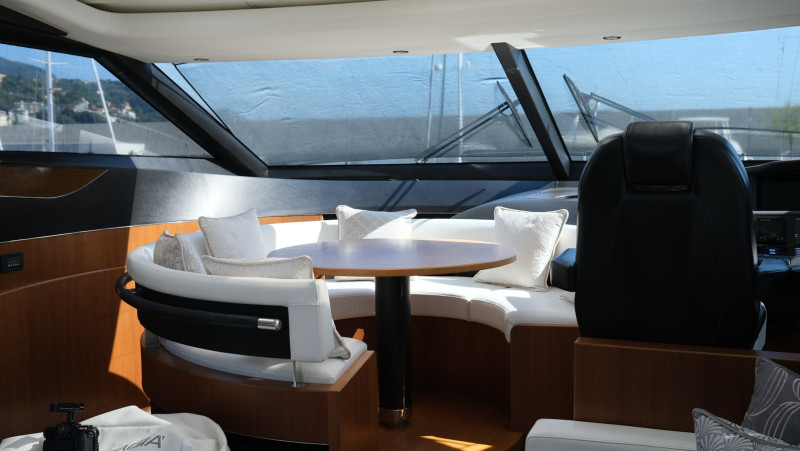 V72 2011 PRINCESS YACHTS