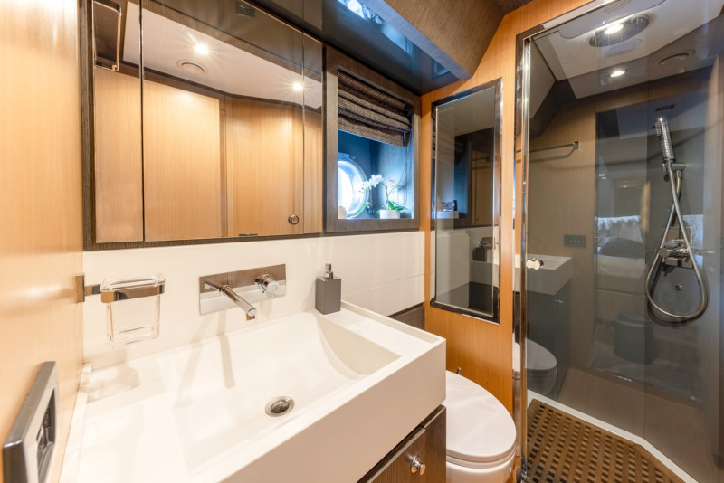 DOMINO 86 2010 RIVA YACHT