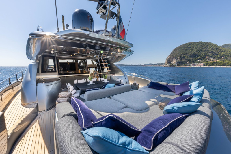 DOMINO 86 2010 RIVA YACHT