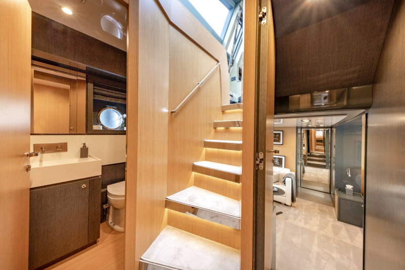 DOMINO 86 2010 RIVA YACHT