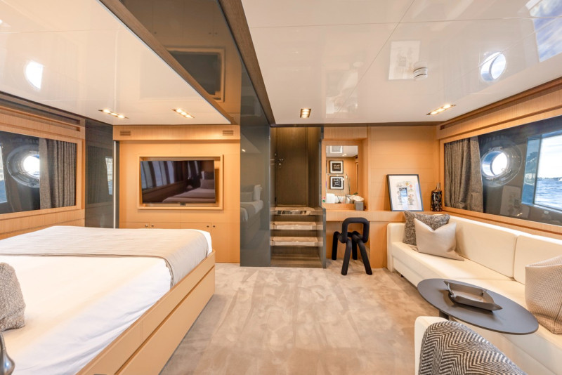 DOMINO 86 2010 RIVA YACHT