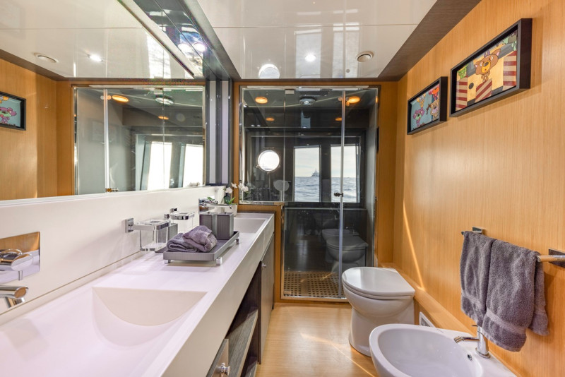 DOMINO 86 2010 RIVA YACHT