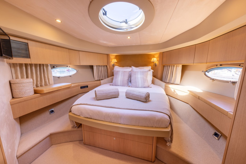 PRINCESS V70 2008 PRINCESS YACHTS