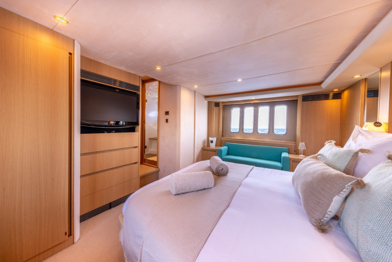 PRINCESS V70 2008 PRINCESS YACHTS