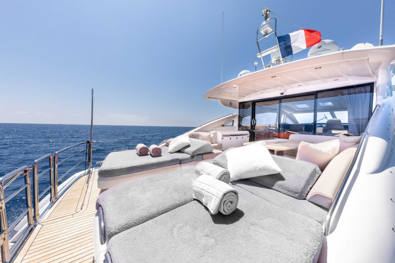 PRINCESS V70 2008 PRINCESS YACHTS