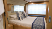 800 2010 FERRETTI YACHTS