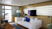 800 2010 FERRETTI YACHTS