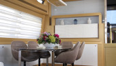 800 2010 FERRETTI YACHTS