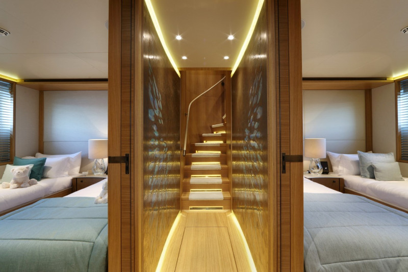 DISPLACEMENT  2015 MULDER SHIPYARD