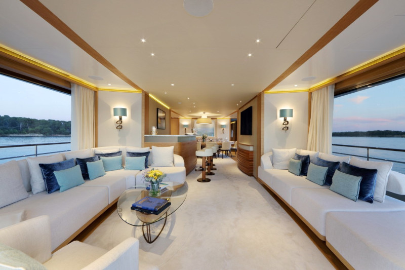 DISPLACEMENT  2015 MULDER SHIPYARD