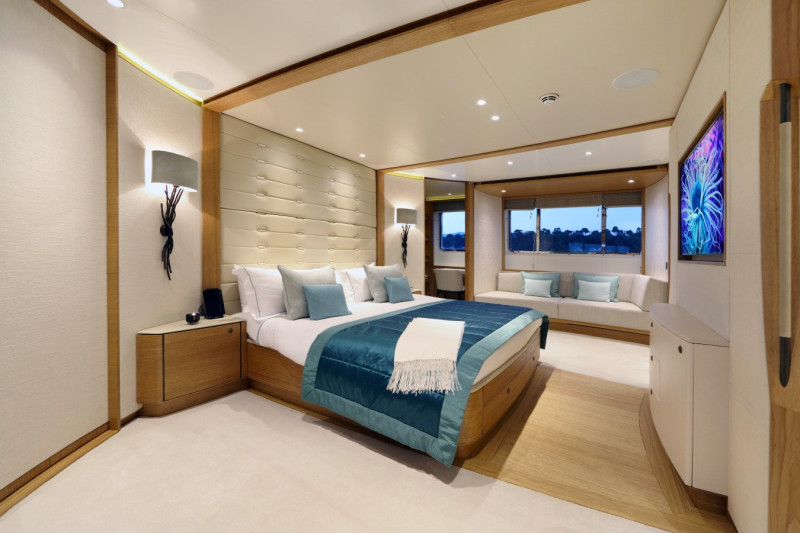 DISPLACEMENT  2015 MULDER SHIPYARD