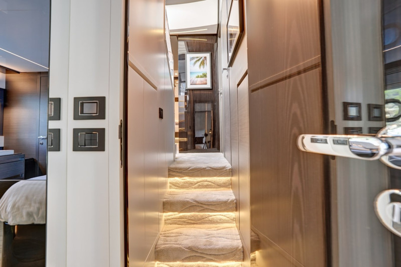 S8 2023 AZIMUT YACHTS