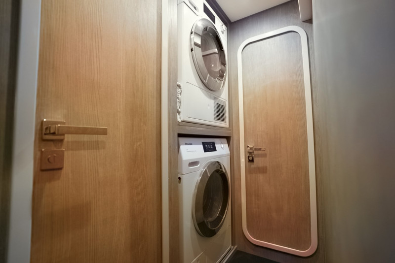 S8 2023 AZIMUT YACHTS