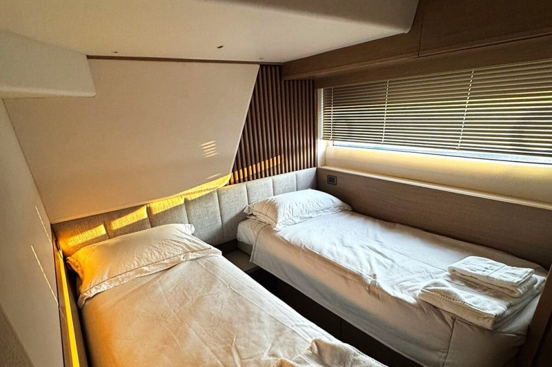 PRINCESS Y72 2025 PRINCESS YACHTS