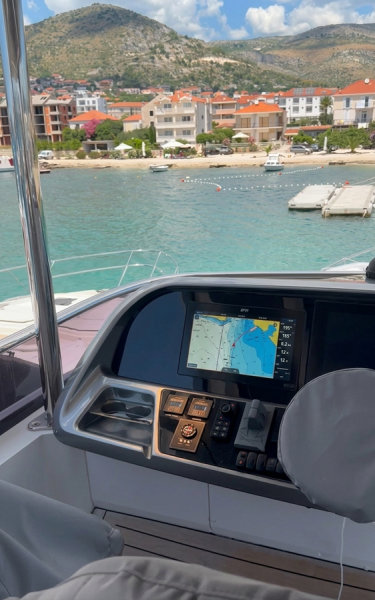 PRINCESS Y72 2025 PRINCESS YACHTS