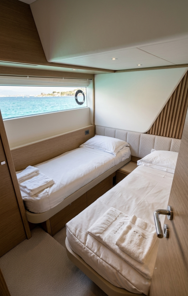 PRINCESS Y72 2025 PRINCESS YACHTS