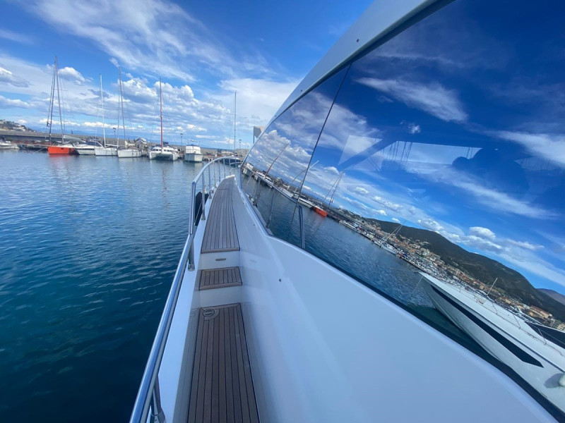 77S 2016 AZIMUT YACHTS