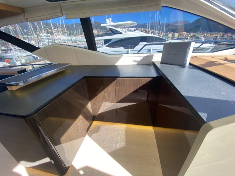 77S 2016 AZIMUT YACHTS