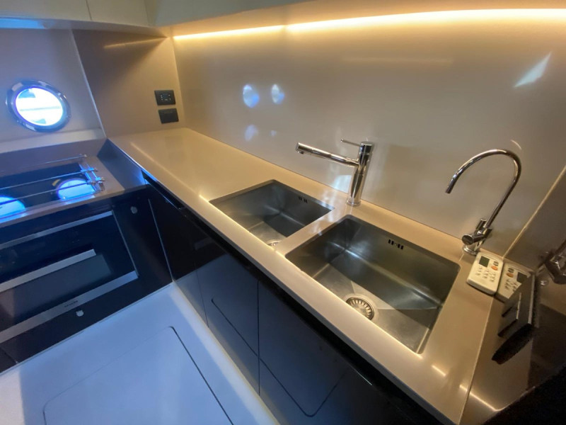 77S 2016 AZIMUT YACHTS