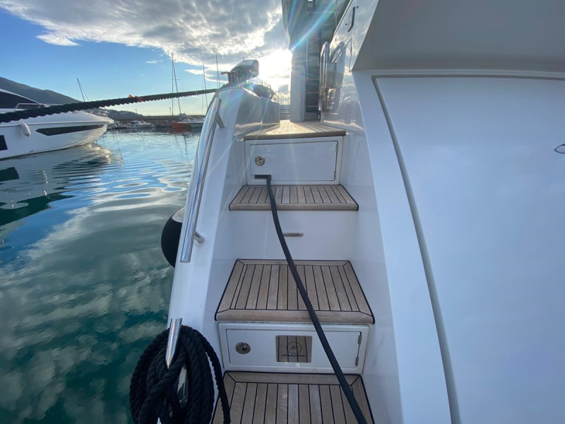 77S 2016 AZIMUT YACHTS