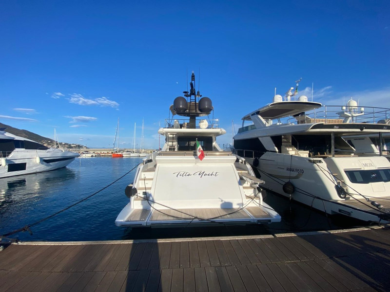 77S 2016 AZIMUT YACHTS