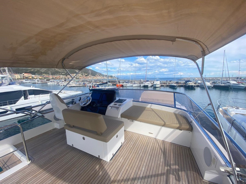 77S 2016 AZIMUT YACHTS