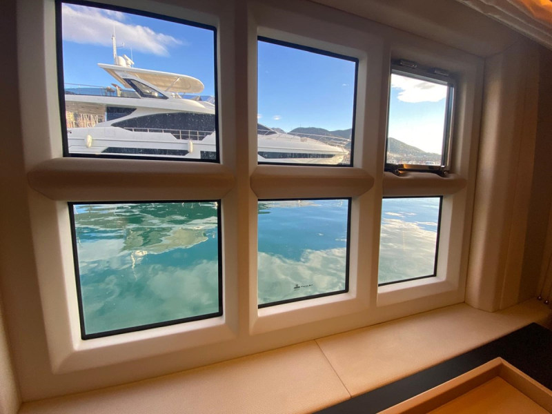 77S 2016 AZIMUT YACHTS