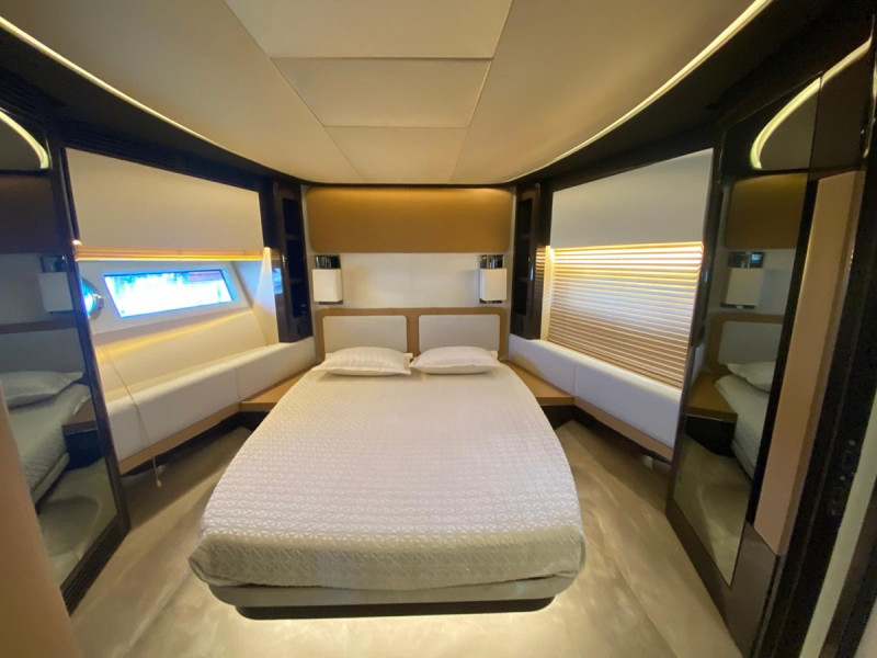 77S 2016 AZIMUT YACHTS