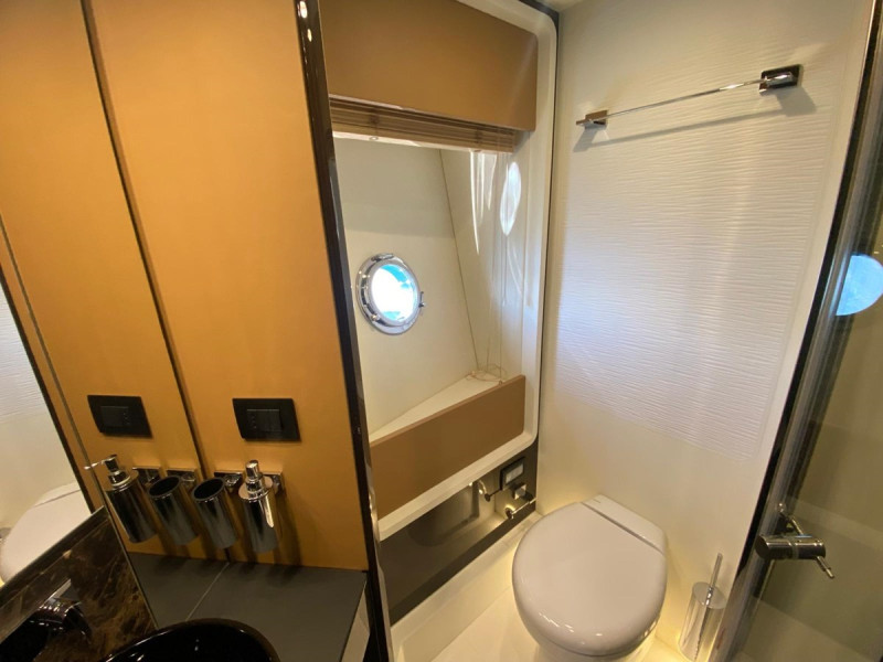 77S 2016 AZIMUT YACHTS