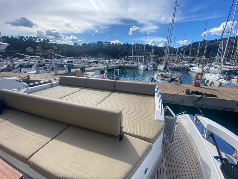 77S 2016 AZIMUT YACHTS