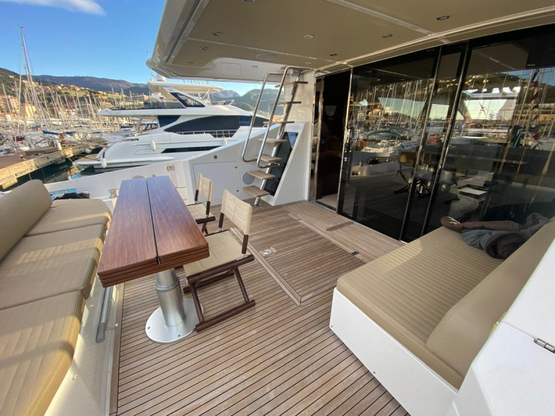 77S 2016 AZIMUT YACHTS