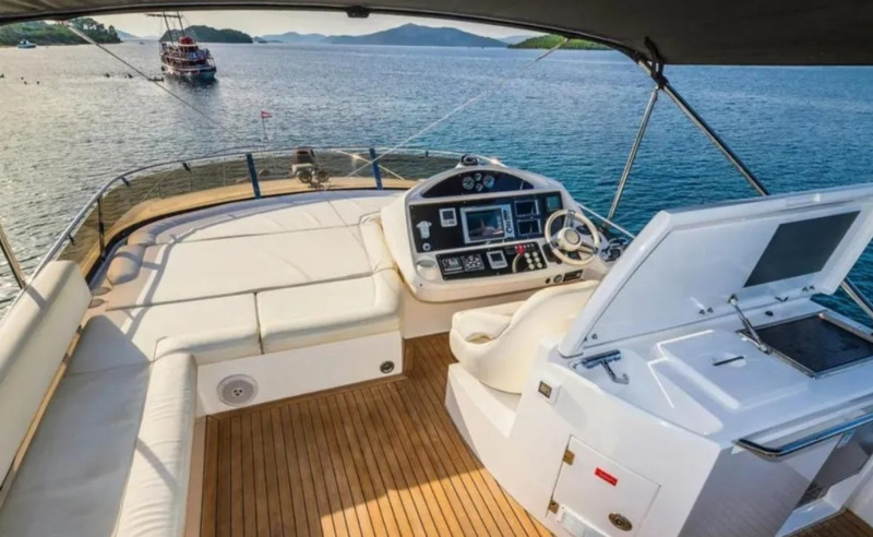 SUNSEEKER MANHATTAN 63 2012 SUNSEEKER