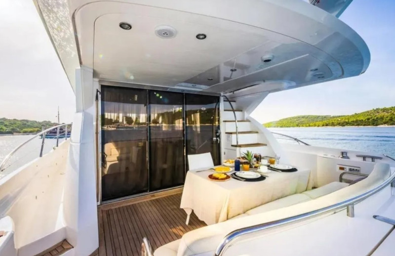 SUNSEEKER MANHATTAN 63 2012 SUNSEEKER