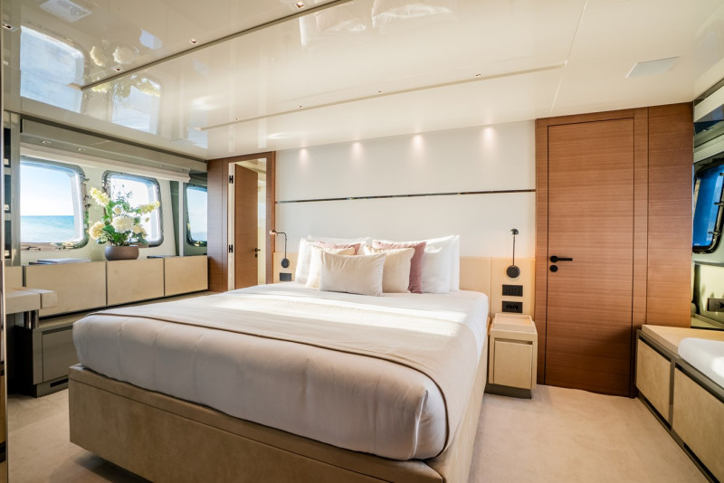 SL86 2024 SANLORENZO YACHTS