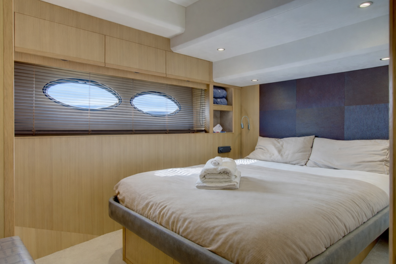 PRINCESS 72 2014 PRINCESS YACHTS