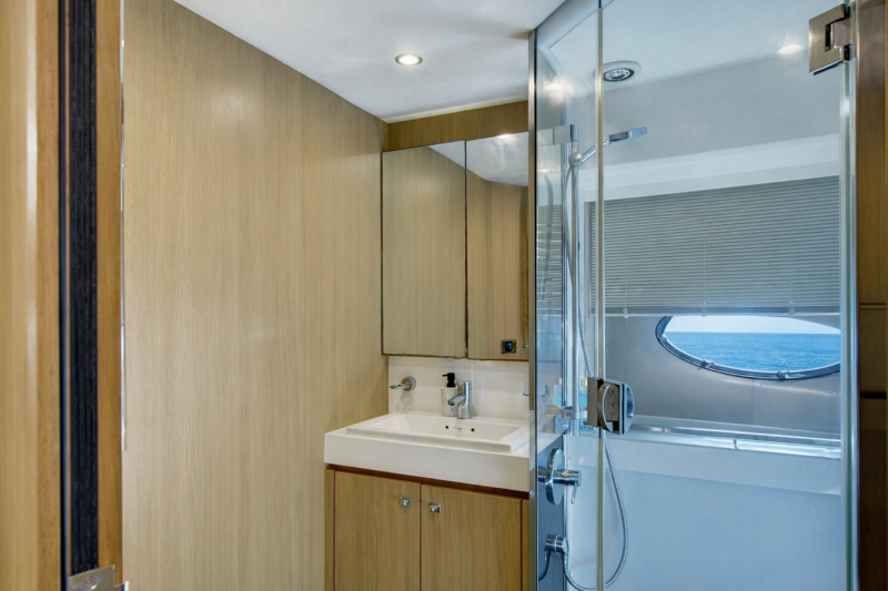 PRINCESS 72 2014 PRINCESS YACHTS