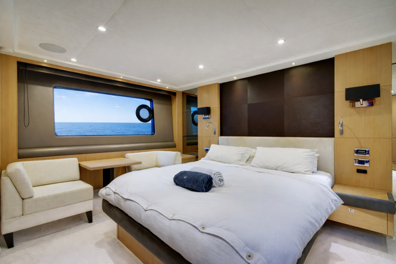 PRINCESS 72 2014 PRINCESS YACHTS