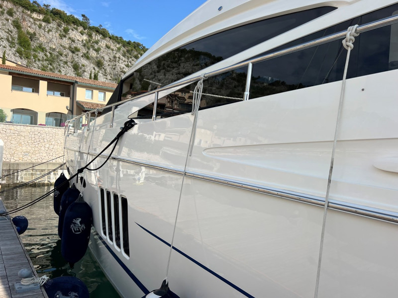 2009 PRINCESS YACHTS