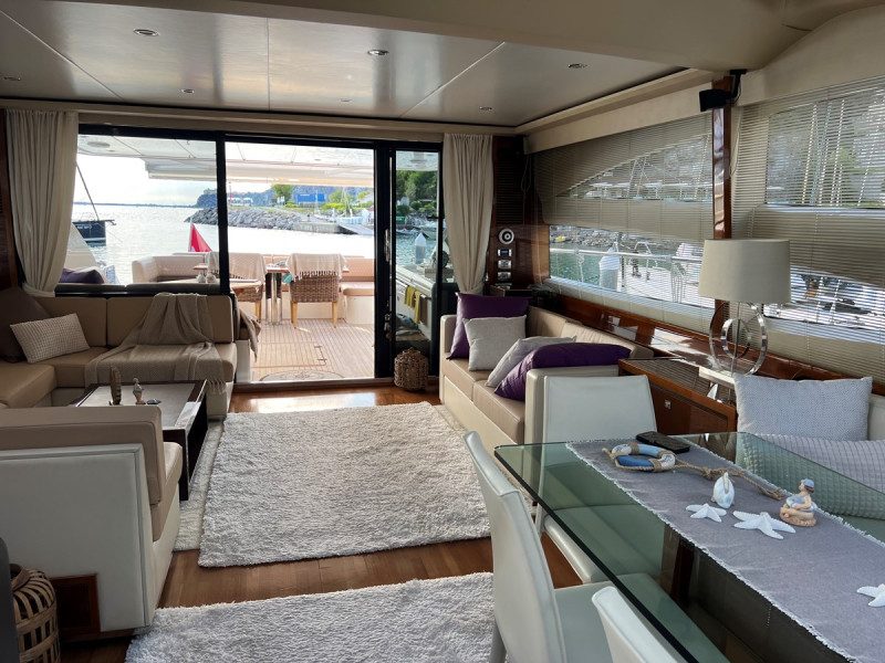 2009 PRINCESS YACHTS