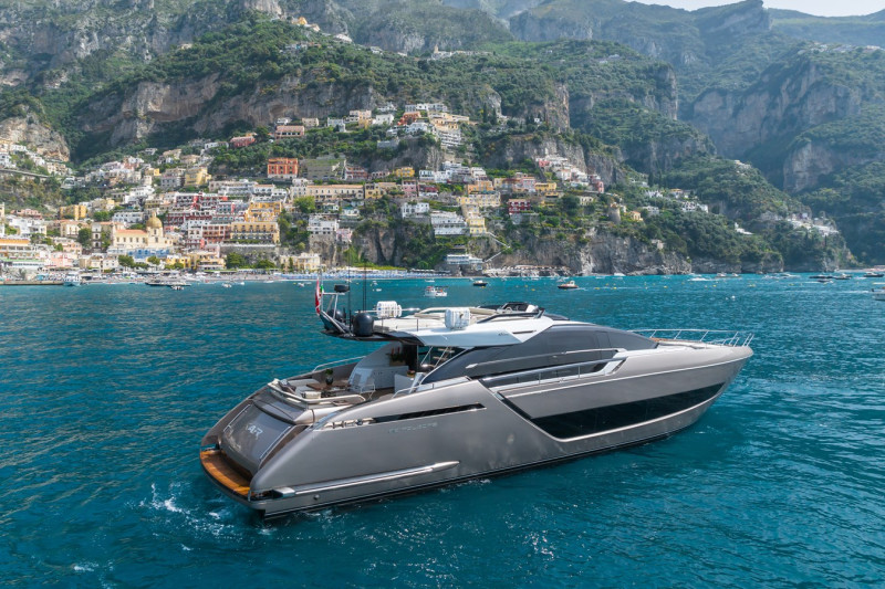 88 FOLGORE 2021 RIVA YACHT