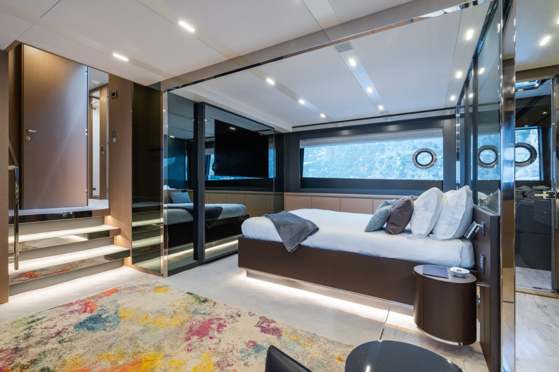 88 FOLGORE 2021 RIVA YACHT