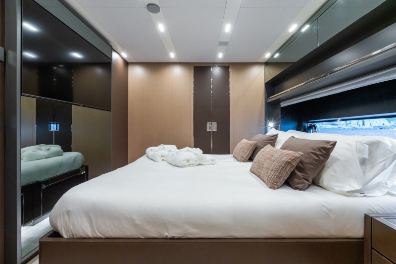 88 FOLGORE 2021 RIVA YACHT