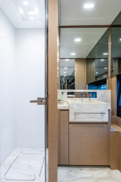 88 FOLGORE 2021 RIVA YACHT