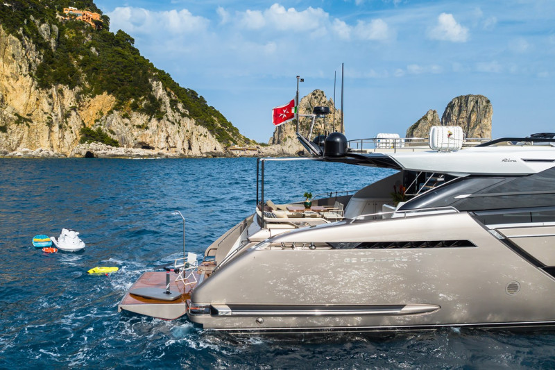 88 FOLGORE 2021 RIVA YACHT