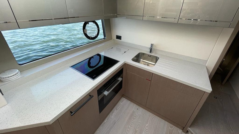 74 XPS SPORT YACHT 2023 SUNSEEKER